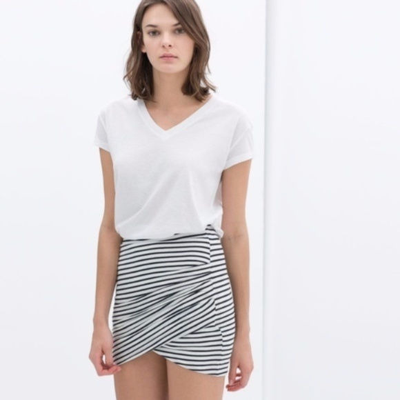 Zara Dresses & Skirts - Zara Trafaluc Striped Asymmetrical Mini Skirt S Zara Dresses & Skirts - Zara Trafaluc Striped Asymmetrical Mini Skirt S